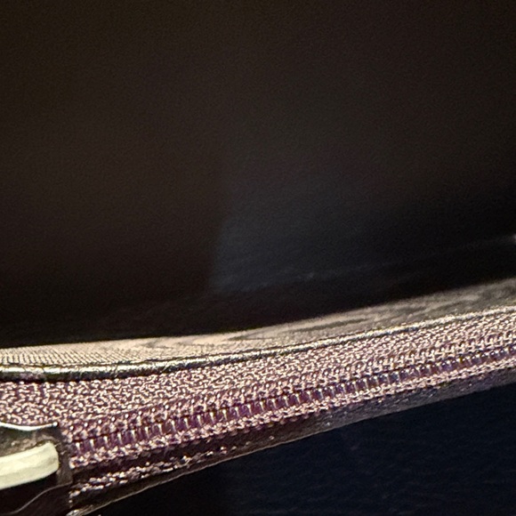 Gucci Soho Black Leather Zip Around Wallet - Picture 8 of 11